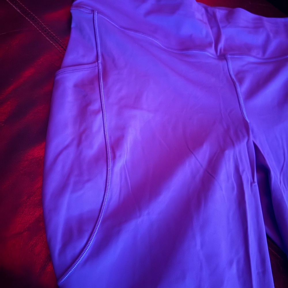 LuLuLemon Wunder Train Leggings 16 - Picture 2 of 4